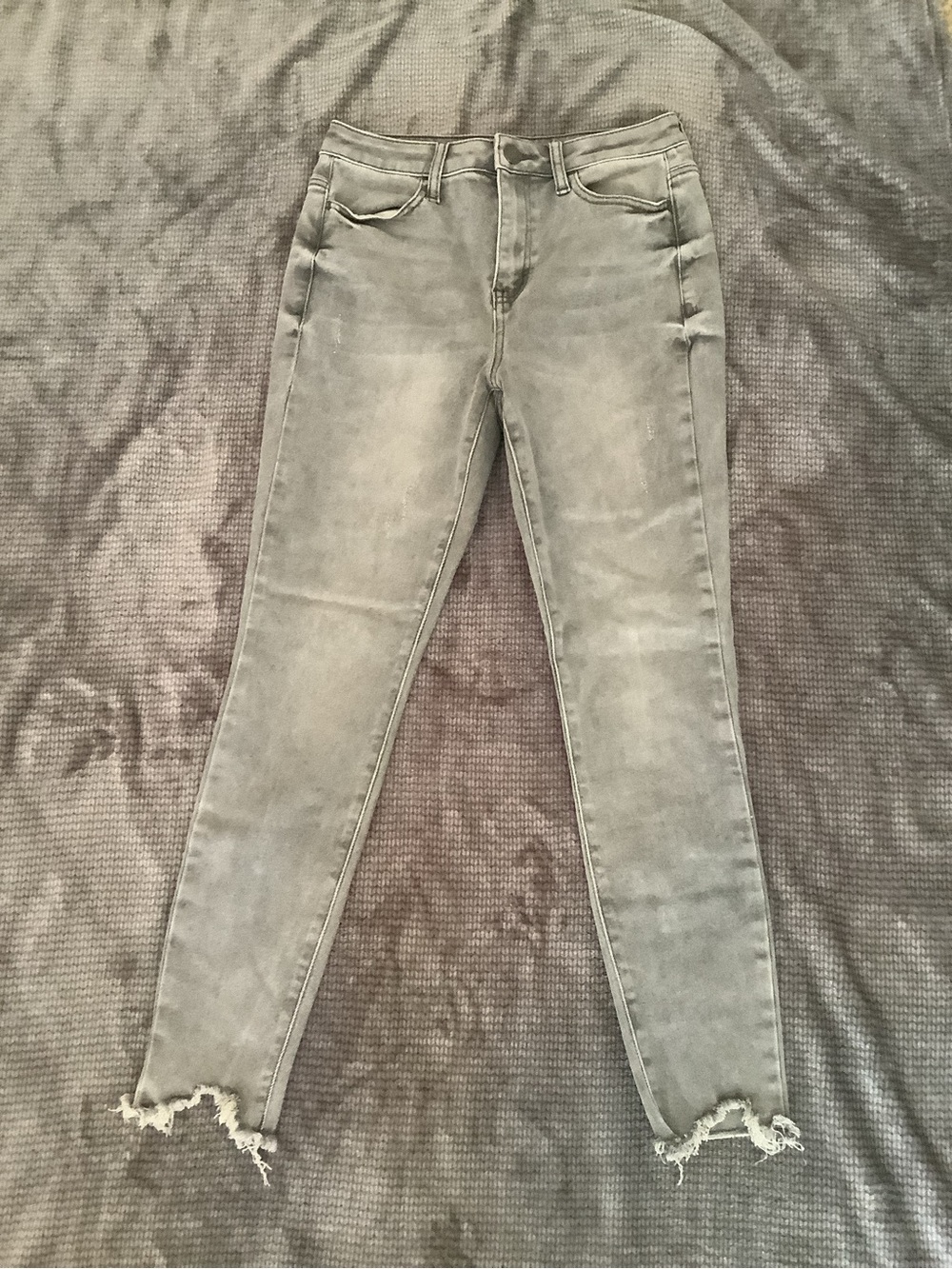 SO Women's Grey Skinny Jeans with Distressed Frayed Ankles